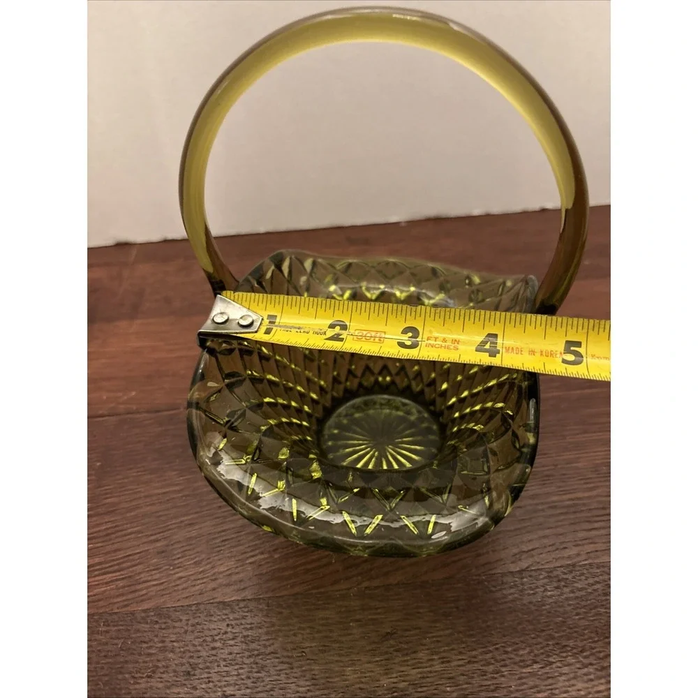 Vintage Viking Green Glass Basket Diamond‎ Cut Handle Scalloped Base Easter Plus